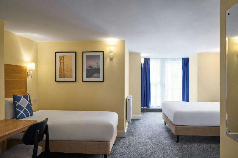 Standard Room with Double or Twin Bed image 4