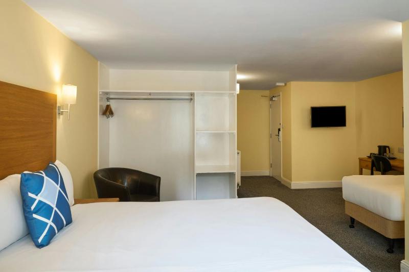Standard Room with Double or Twin Bed image 3