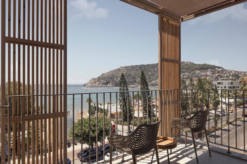 Deluxe Suite with Sea View - Annex Building image 1