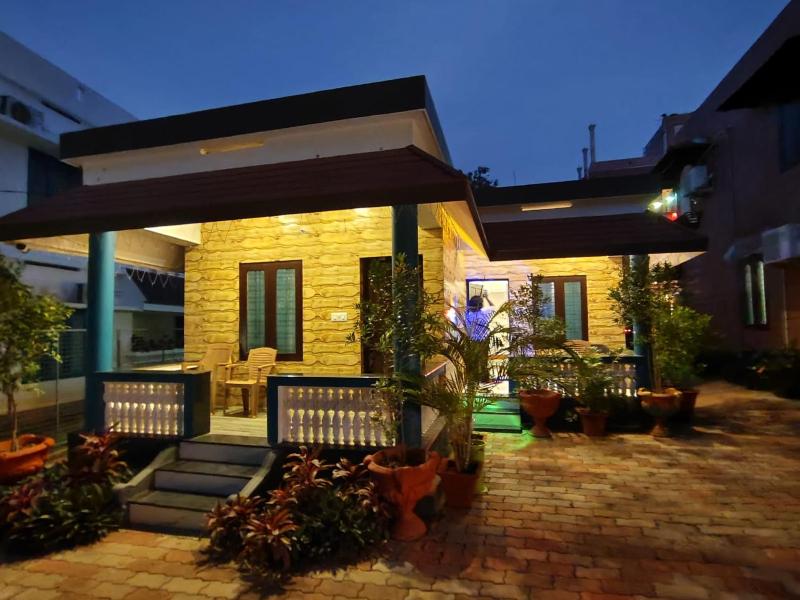 ARONIC beach hotel - image 2