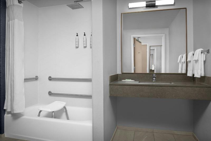 Fairfield Inn & Suites by Marriott Sarasota Lakewood Ranch - image 33