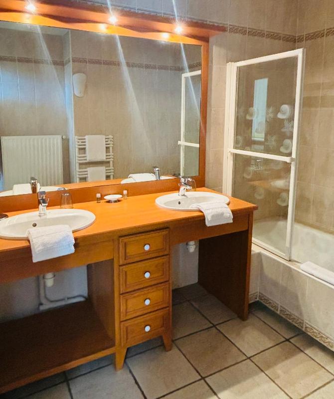 Double or Twin Room image 1
