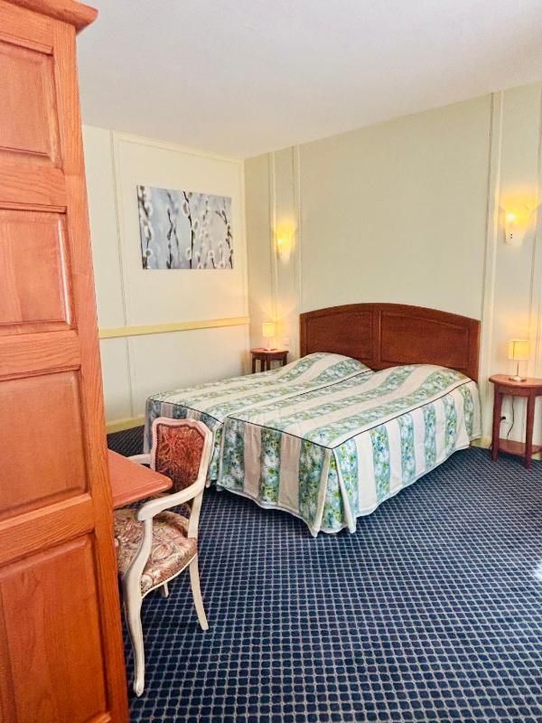 Double or Twin Room image 2