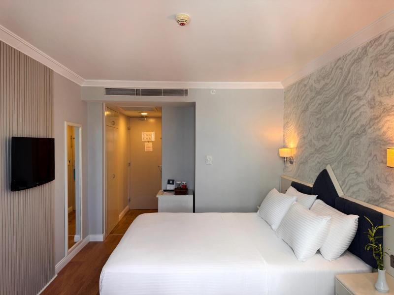 Superior King Room - Free SPA Access image 3