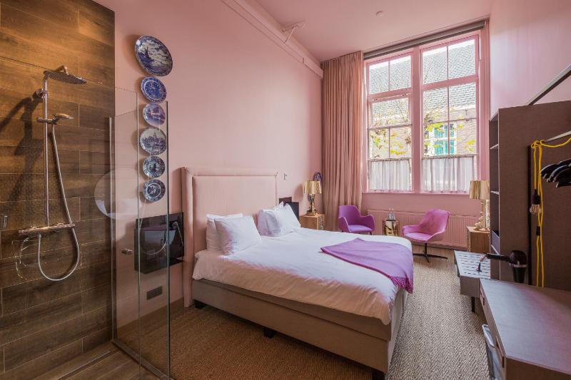 Deluxe Room image 1