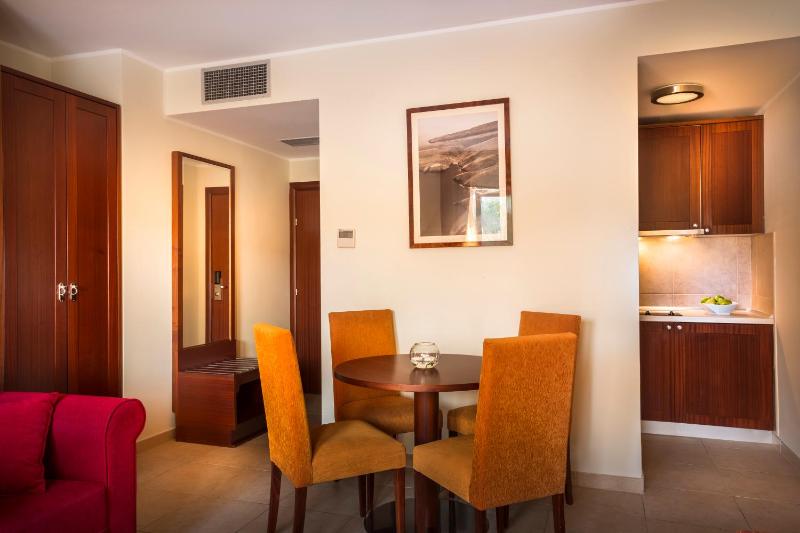 Apartment for 4+2 Seaview image 4