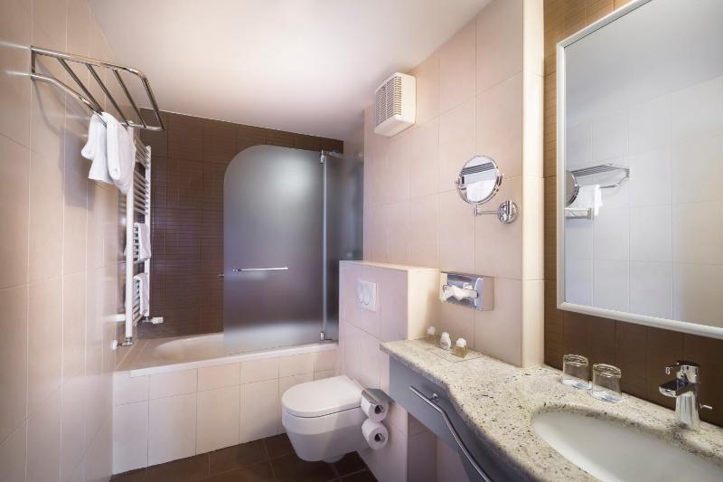 Apartment for 4+2 Seaview image 3