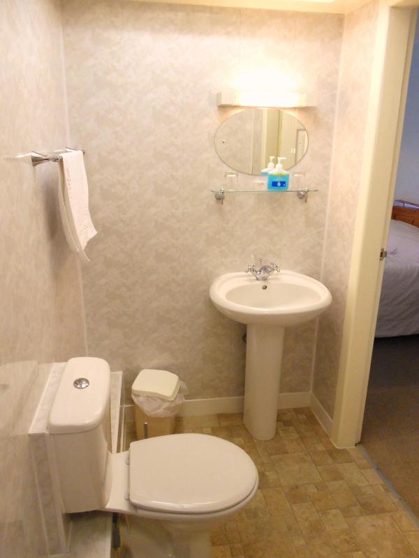 Double Room image 4