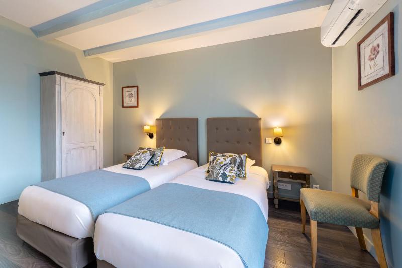 Small Double or Twin Room image 1