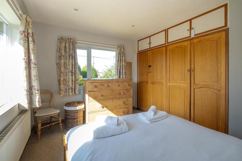 18 Linden Road - sleeps 5 - Less than a mile from the Aldeburgh Beach and a Vibrant High Street - image 27