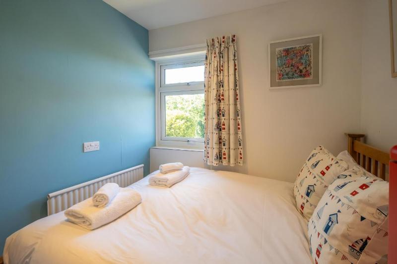 18 Linden Road - sleeps 5 - Less than a mile from the Aldeburgh Beach and a Vibrant High Street - image 25