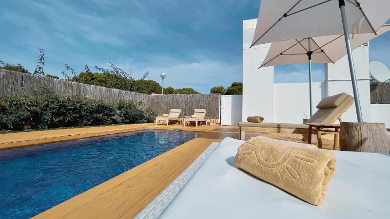 Three-Bedroom Villa image 1