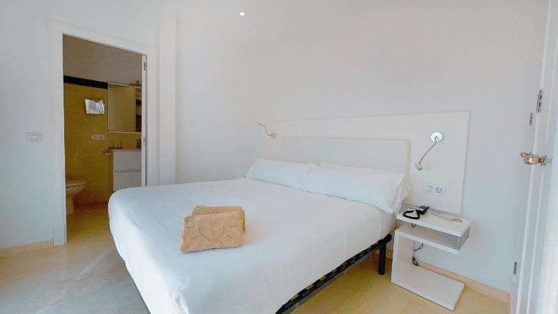 Three-Bedroom Villa image 4