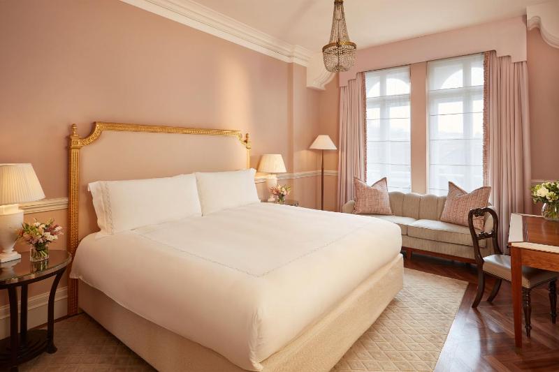Mayfair Room image 3