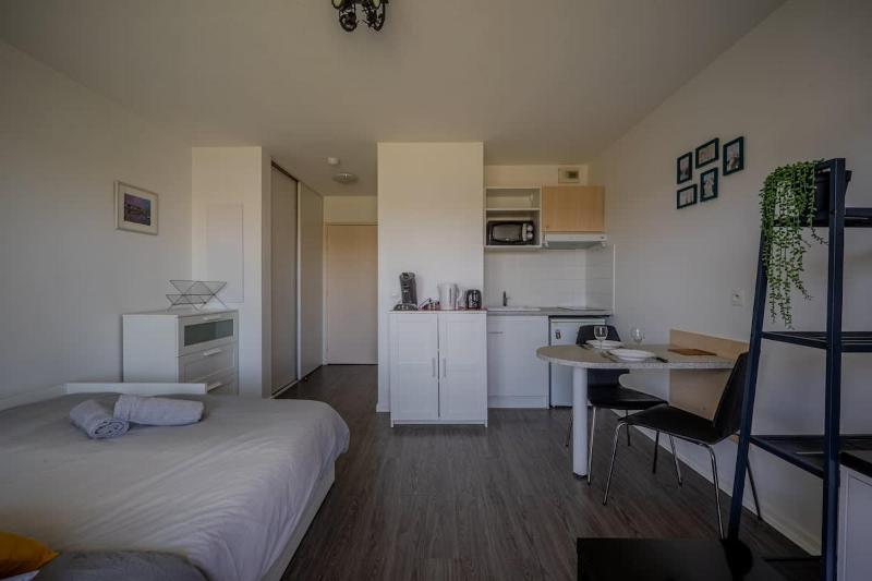 Studio with a view of Lake La Sole - image 20