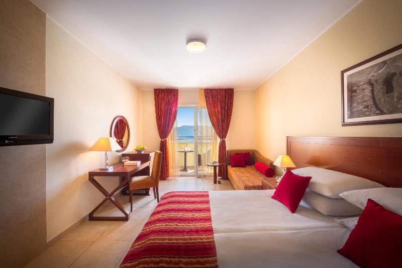 Room for 2+1 Seaview image 1