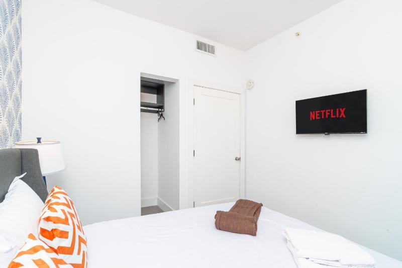 MetroPark Hotel - image 11
