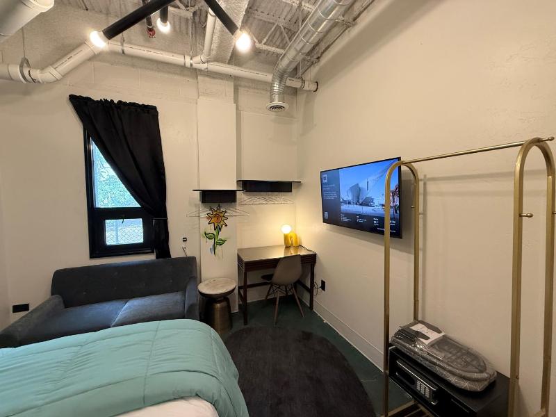 BIG little Hotel - image 7