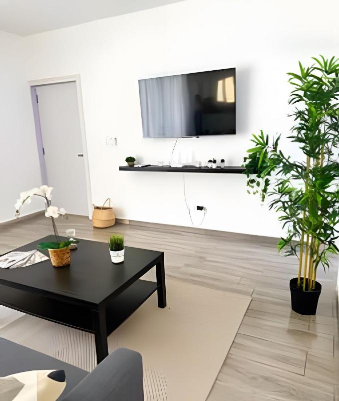 Private condominium with pool near the beach - image 7