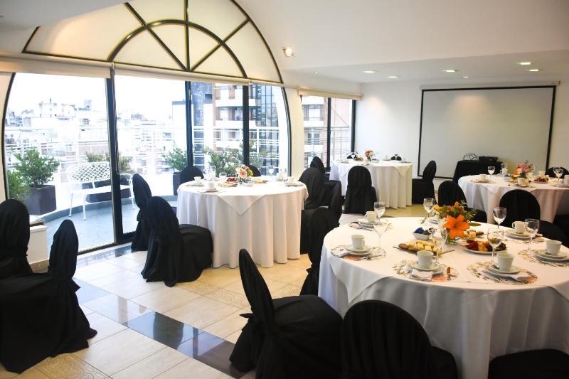 Urquiza Apart Hotel & Suites - image 2