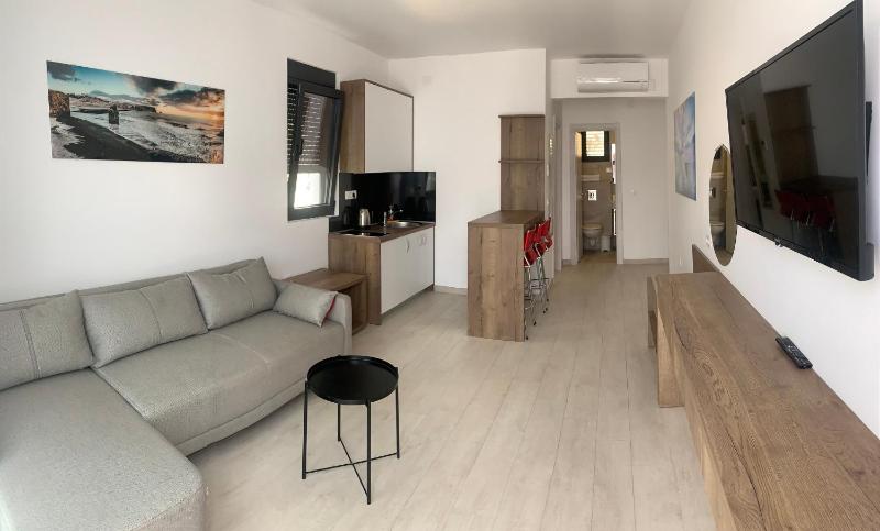 Apartment with Sea View image 1