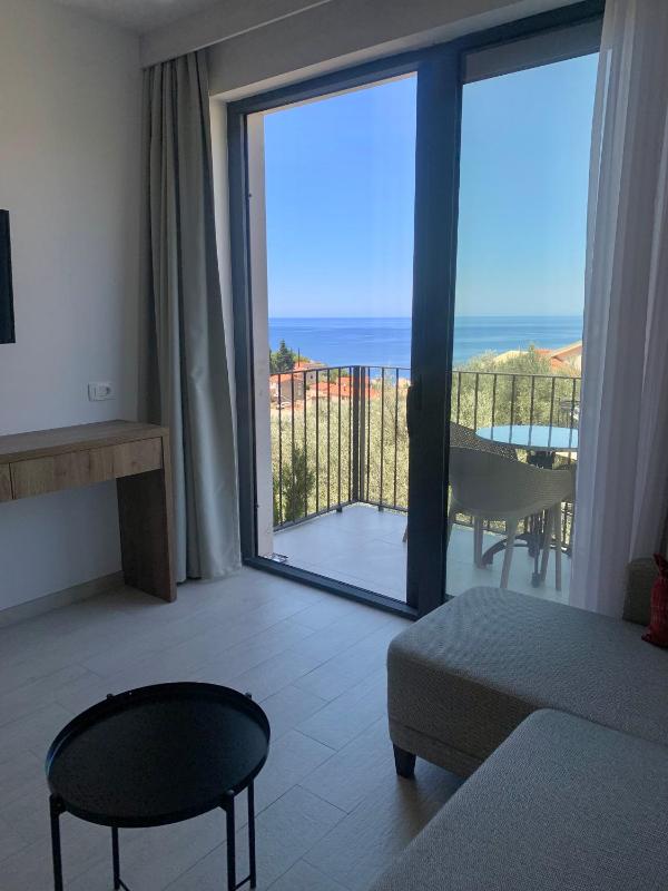 Apartment with Sea View image 4