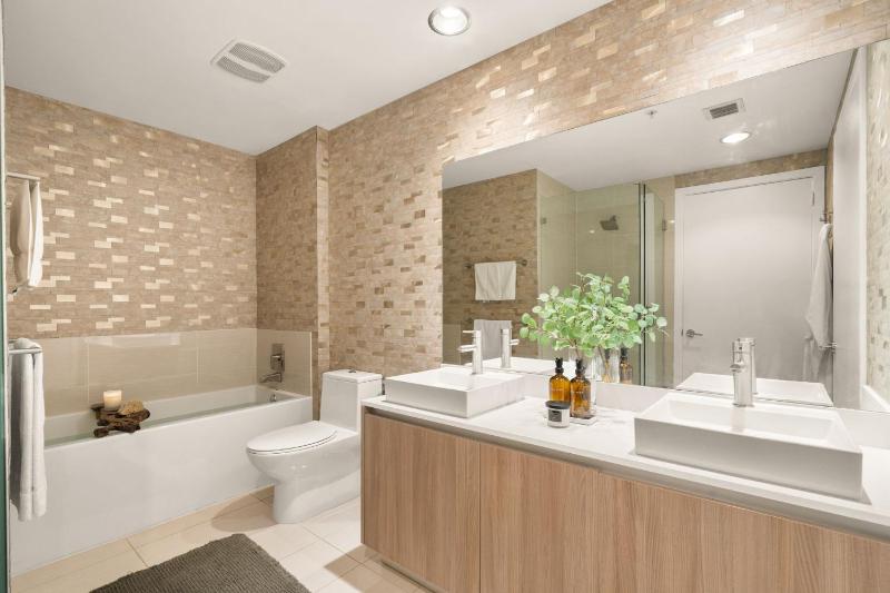 Designer Living in Brickell - image 13