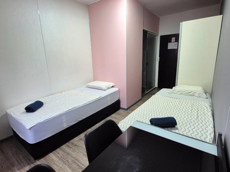 Twin Room with Private Bathroom image 1