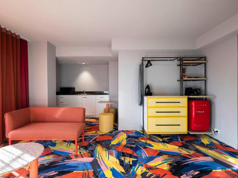 One-Bedroom Suite image 4
