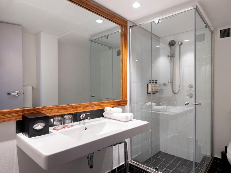 One-Bedroom Suite image 1