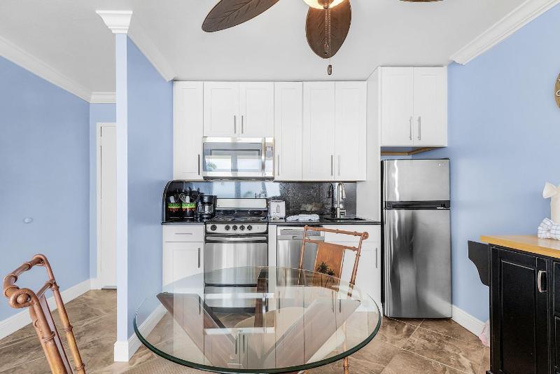 Updated Gulf Front Condo on the South End of Fort Myers Beach! condo - image 19