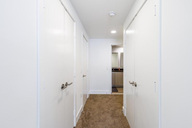 Sunset Boulevard Apartments - image 7