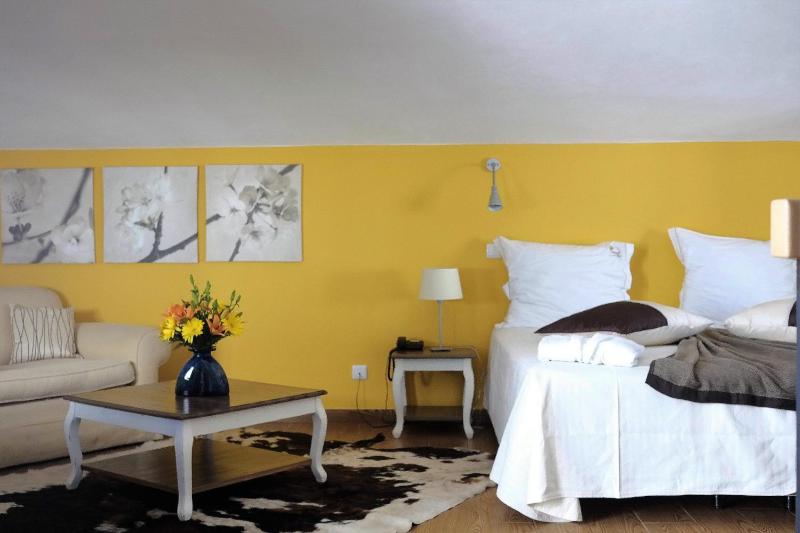 Family Room image 3