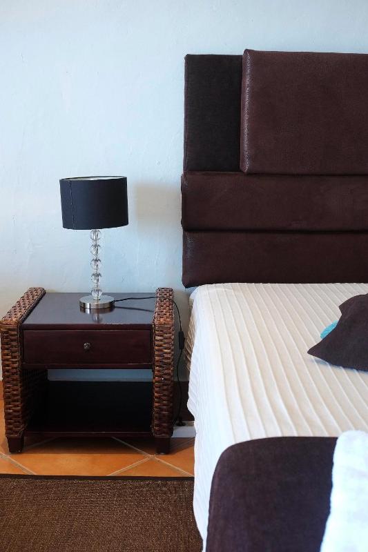 Superior Double Room with Side Sea View image 3