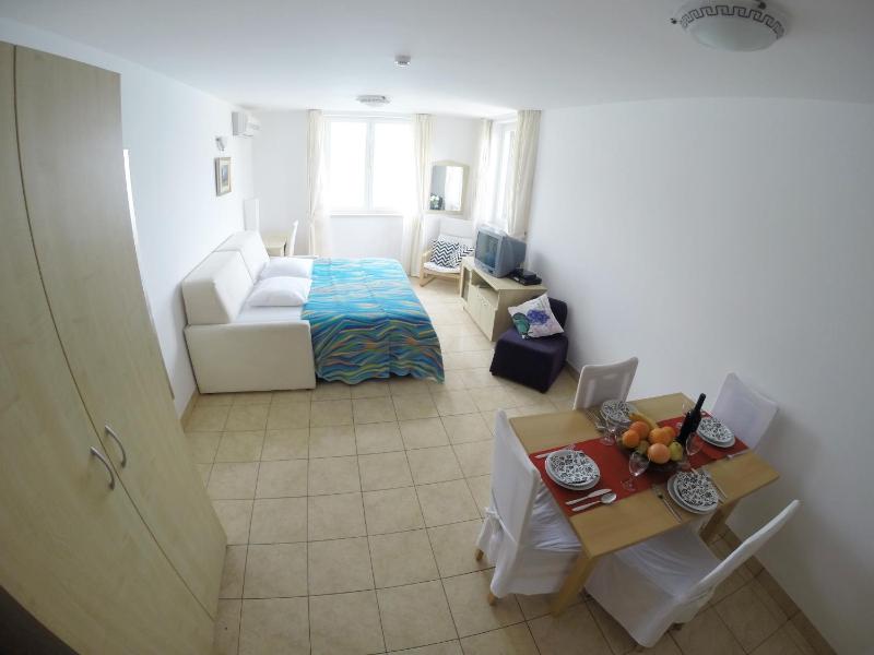 Superior One-Bedroom Apartment with Sea View image 4
