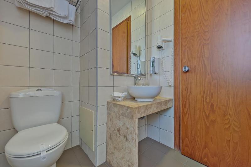 Triple Room with Sea View image 4