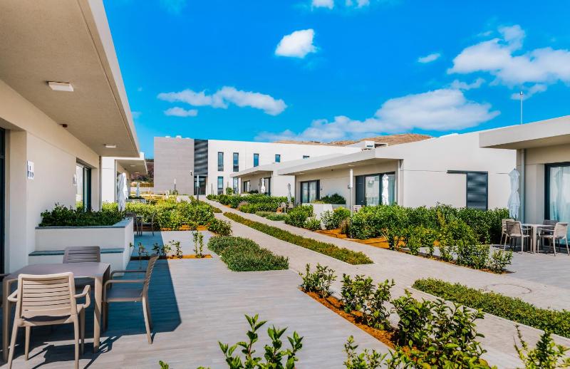 One-Bedroom Villa (2 Adults + 2 Children) image 1