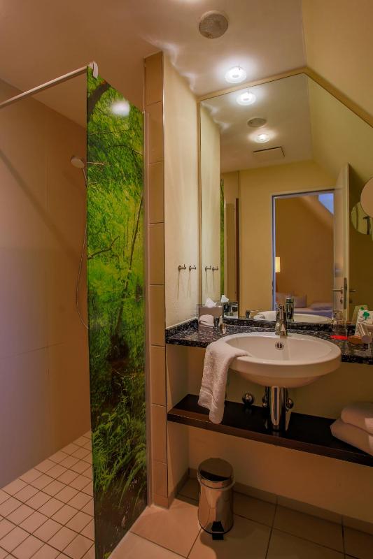 Single Room image 3