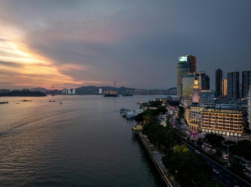 Xiamen Lujiang Harbourview Hotel-panoramic sea views over Gulangyu - image 39