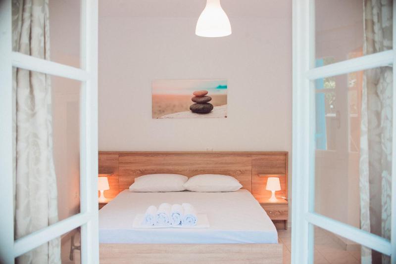Deluxe Double Room image 3