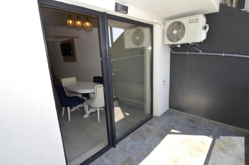 Daren Apartment - image 7