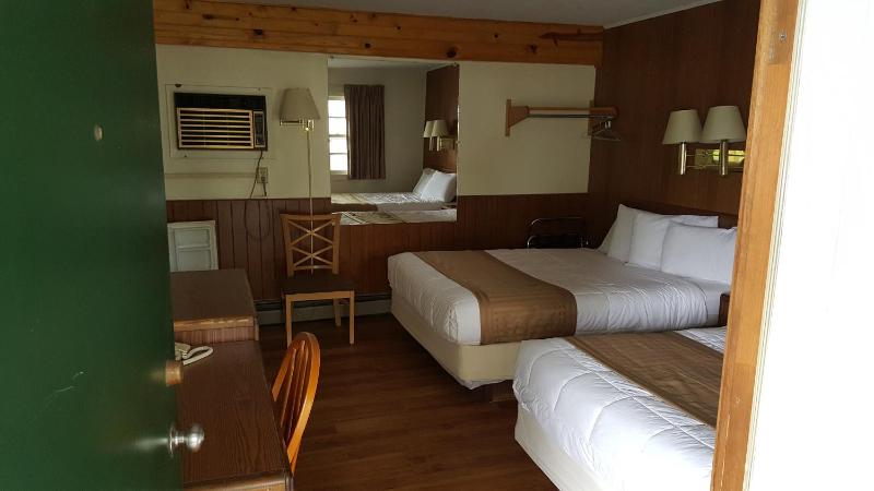 Budget Double Room image 4