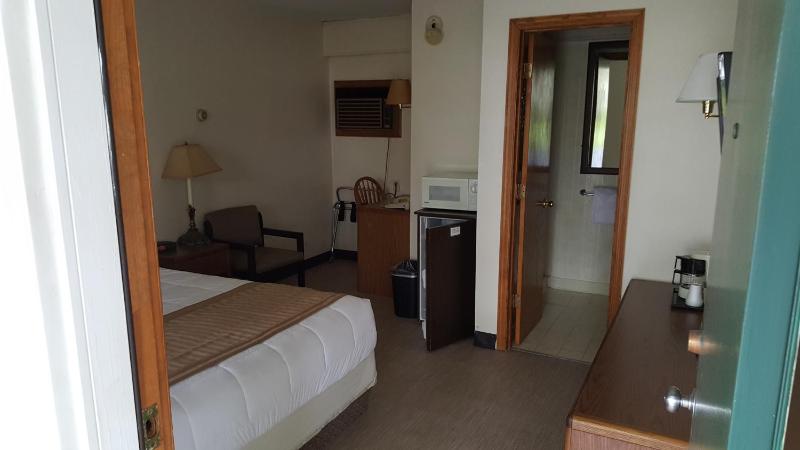 Budget Double Room image 3