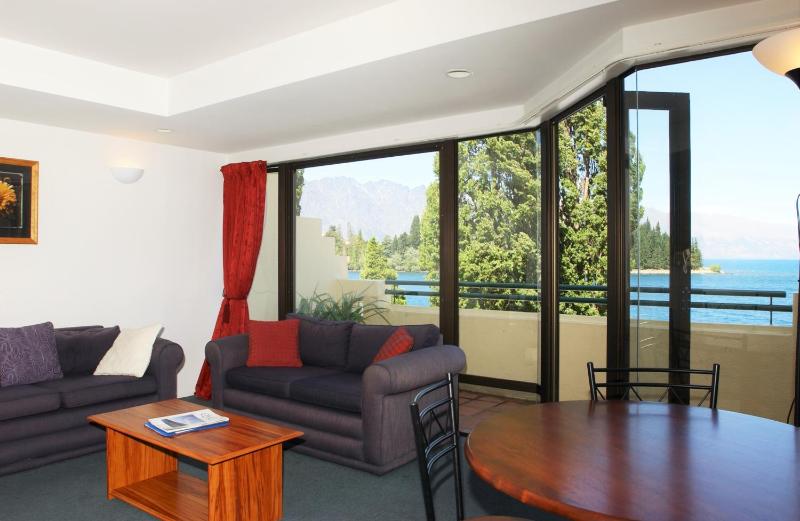 Lakefront Apartments18 LAKE ESPLANADE ROAD - image 39
