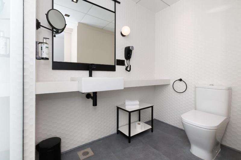 Standard room 4* (2 adults) image 4