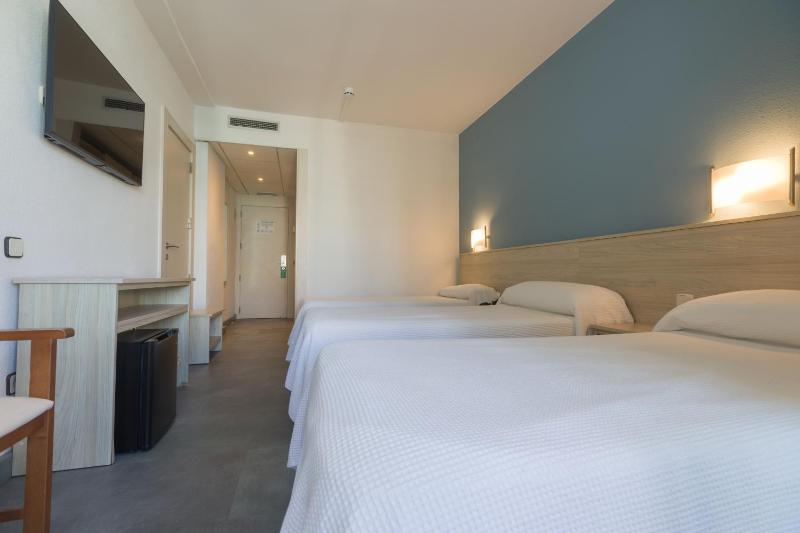 Standard room 4* (3 adults) image 4