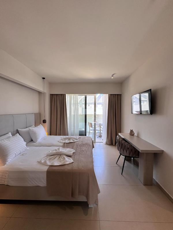 Suite with Spa Bath image 2