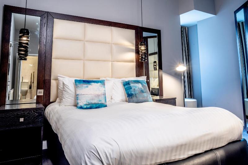 Double Accessible Guest Room image 4