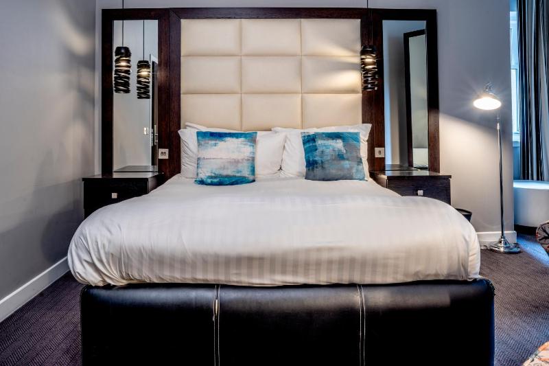 Double Accessible Guest Room image 3