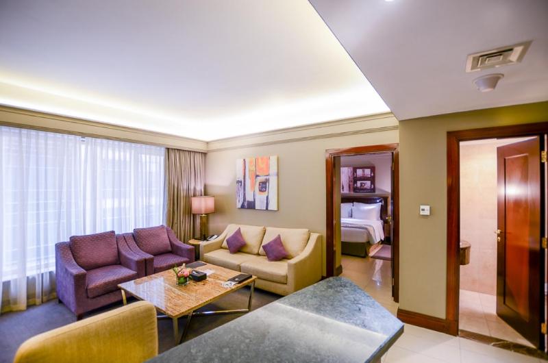 Superior One Bedroom Suite image 4